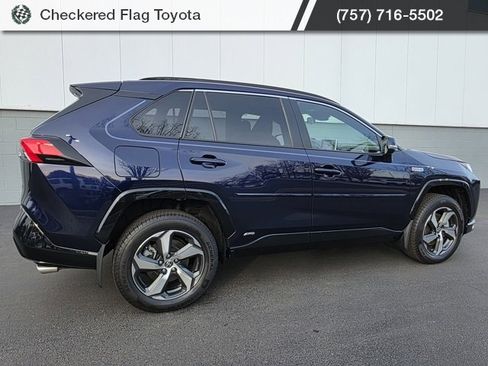 Used 2024 Toyota RAV4 SE w/ Weather & Moonroof Package image 8
