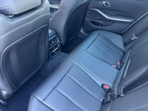 Used 2025 BMW 330i Sedan w/ Convenience Package RWD image 27