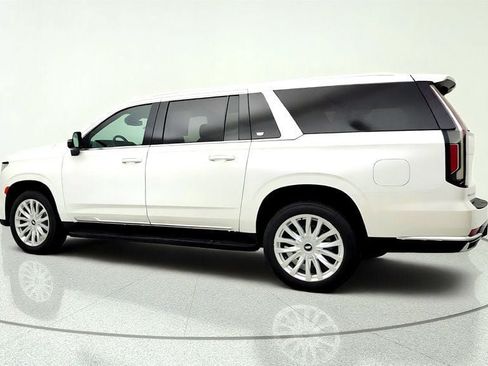 Used 2024 Cadillac Escalade ESV Luxury RWD image 7