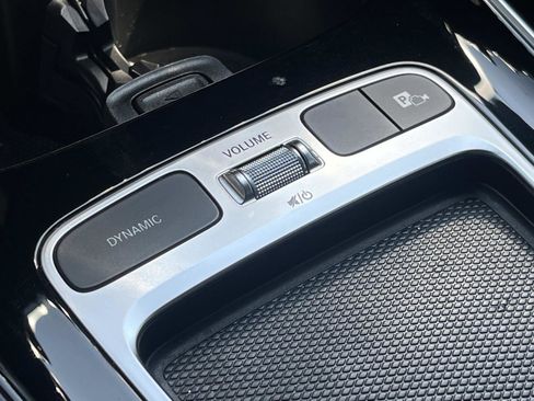 Used 2024 Mercedes-Benz GLB 250 image 38