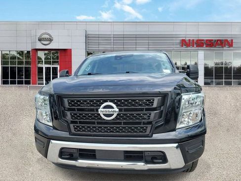 Used 2022 Nissan Titan SV w/ SV Convenience Package AWD/4WD image 2