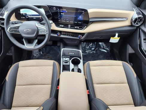 Used 2026 Chevrolet Equinox ACTIV w/ Convenience Package III image 10