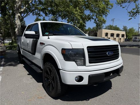 Used 2014 Ford F150 FX4 w/ Equipment Group 402A Luxury image 7