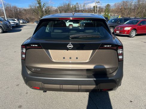Used 2025 Nissan Kicks S image 5