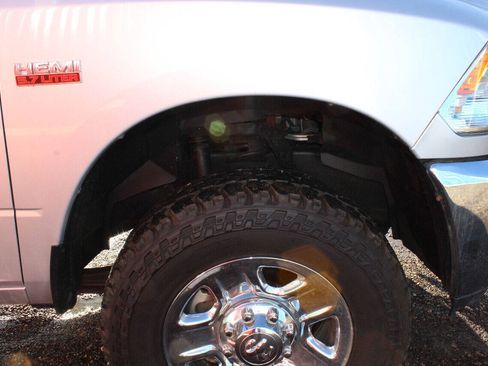 Used 2018 RAM 2500 Tradesman w/ Chrome Appearance Group AWD/4WD image 21