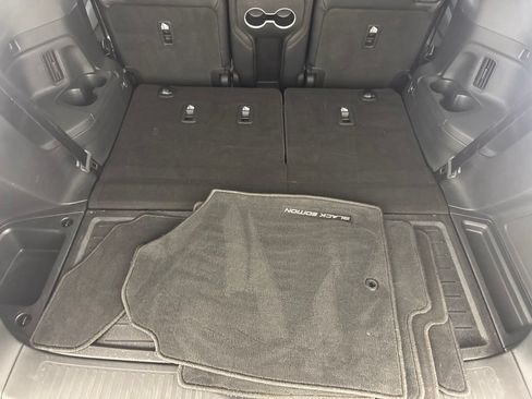 Certified 2025 Honda Pilot Black Edition image 32