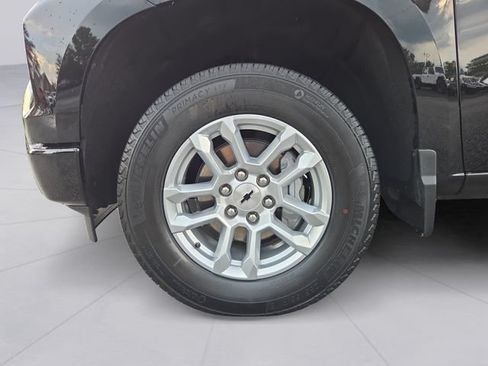 Used 2026 Chevrolet Silverado 1500 RST w/ LPO, Dark Essentials Package AWD/4WD image 9