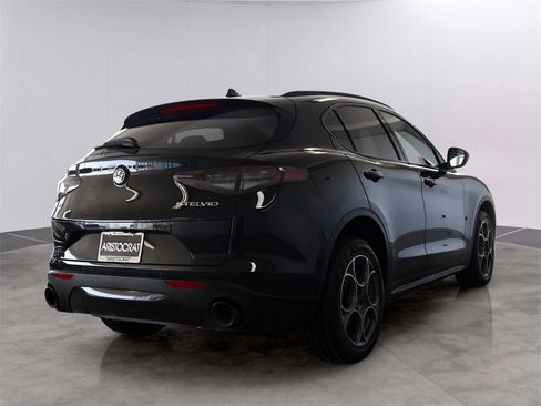 New 2025 Alfa Romeo Stelvio Sprint image 7