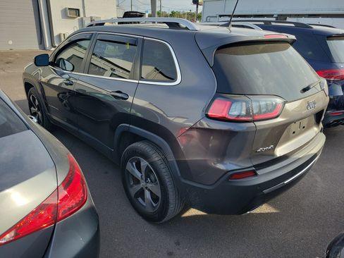 Used 2019 Jeep Cherokee Limited w/ Luxury Group image 4