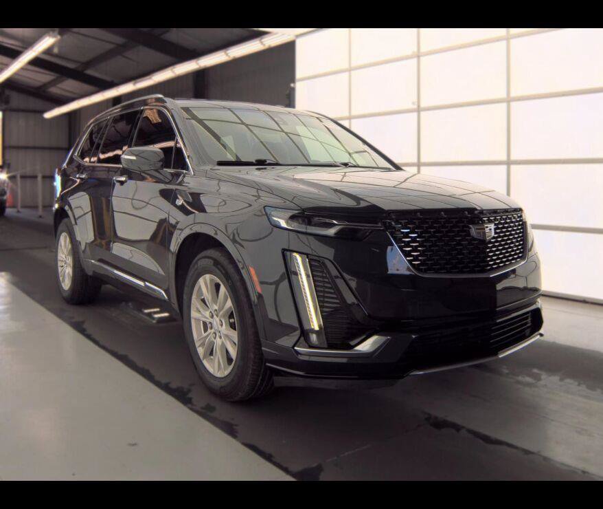 Used 2022 Cadillac XT6 Luxury FWD image 1