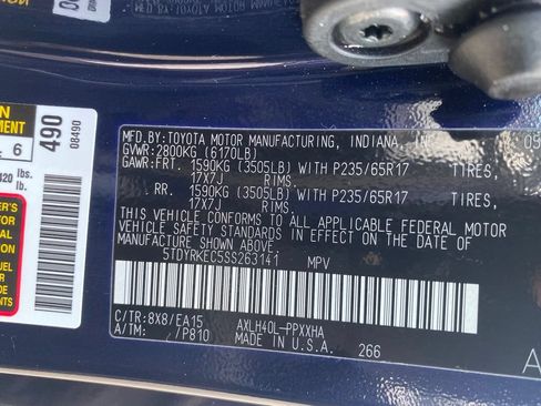 Used 2025 Toyota Sienna XLE FWD image 19