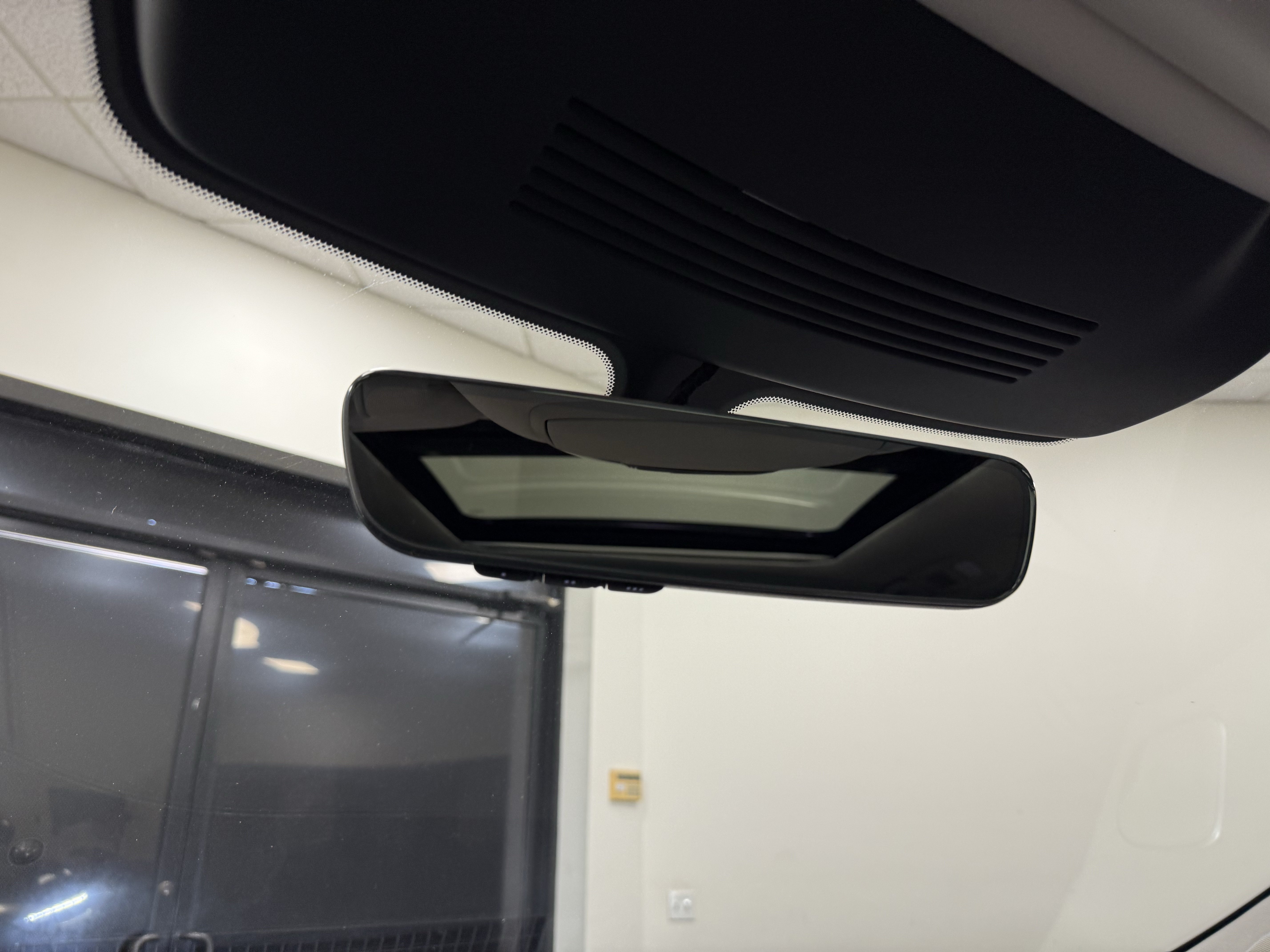 Used 2027 INFINITI QX60 Luxe w/ Cargo Package FWD image 27