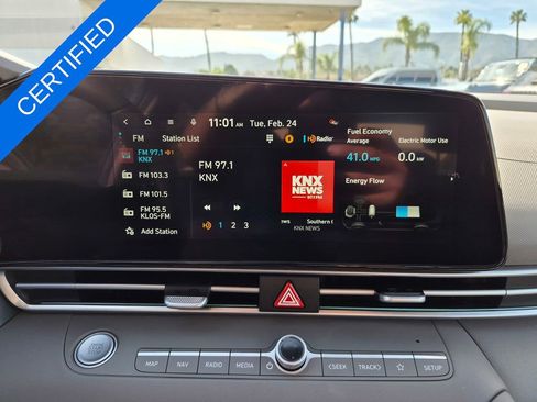 Used 2025 Hyundai Elantra SEL image 18