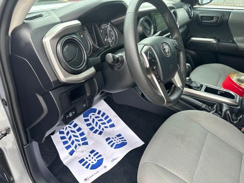 Used 2019 Toyota Tacoma SR5 RWD image 13
