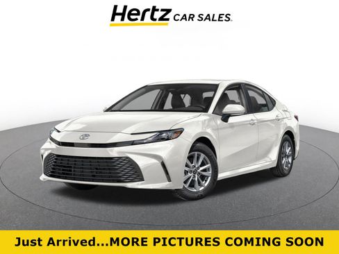 Used 2025 Toyota Camry LE FWD image 1