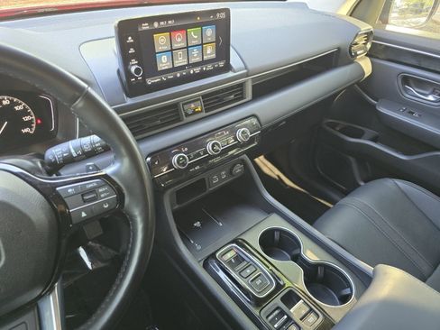 Certified 2023 Honda Pilot Touring image 32