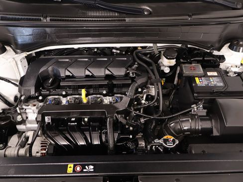 Used 2025 Hyundai Venue SEL FWD image 19