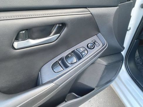 Used 2024 Nissan Sentra SV FWD image 21
