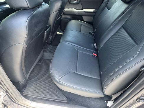 Used 2021 Toyota Tacoma TRD Sport w/ TRD Premium Sport Package AWD/4WD image 23