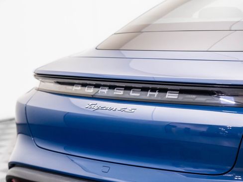 Certified 2022 Porsche Taycan 4S image 31