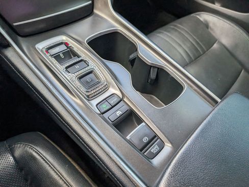 Used 2018 Honda Accord EX-L image 24