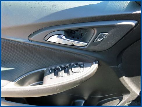 Used 2023 Chevrolet Malibu LT FWD image 11