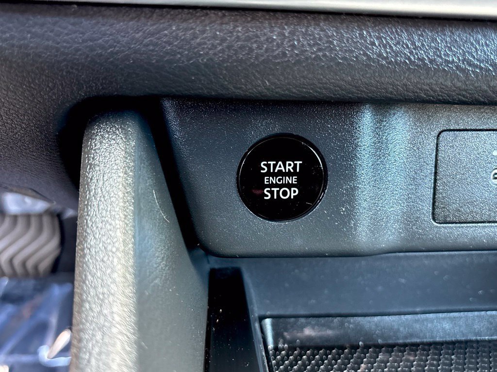 Certified 2026 Nissan Rogue SV FWD image 18