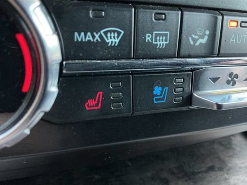 Used 2022 Ford F250 Lariat w/ Black Appearance Package AWD/4WD image 27