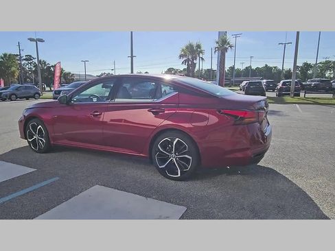 Used 2024 Nissan Altima 2.5 SR w/ SR Premium Package FWD image 26