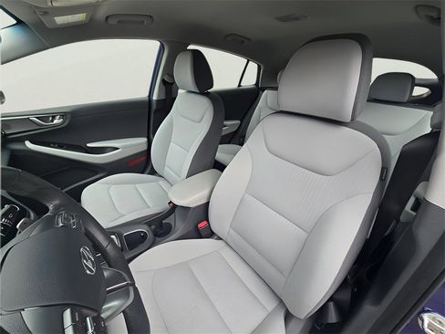 Used 2022 Hyundai Ioniq SE image 19