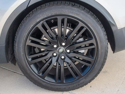 Used 2017 Land Rover Discovery HSE Luxury AWD/4WD image 19