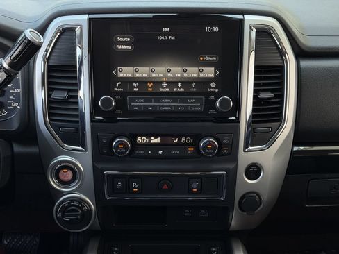 Used 2021 Nissan Titan SV w/ SV Convenience Package AWD/4WD image 17