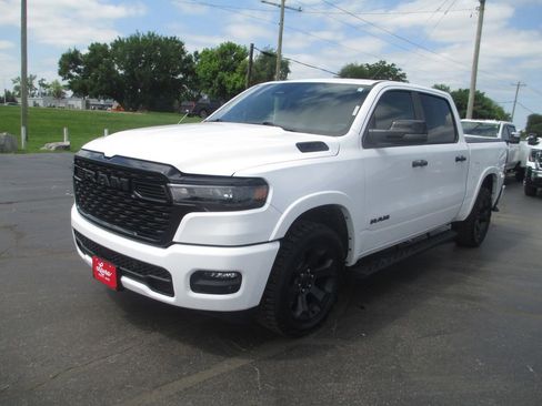 Used 2025 RAM 1500 Big Horn AWD/4WD image 13