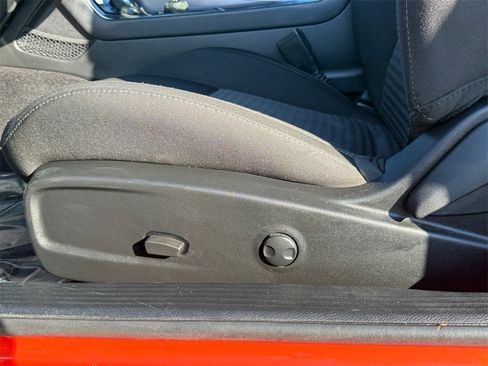 Used 2022 Dodge Challenger R/T w/ Driver Convenience Group image 10