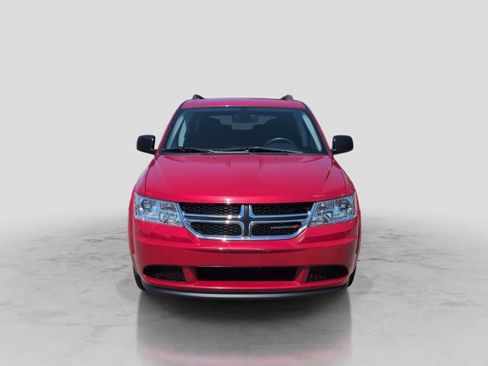 Used 2019 Dodge Journey SE FWD image 3
