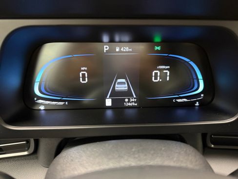 Certified 2025 Hyundai Elantra Sport w/ Cargo Package image 16