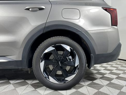 Used 2025 Kia Sorento EX image 27