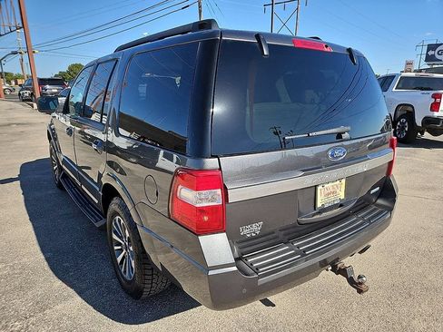 Used 2017 Ford Expedition XLT RWD image 5
