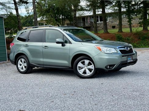 Used 2014 Subaru Forester 2.5i Touring AWD/4WD image 2