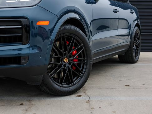 Certified 2024 Porsche Cayenne S image 12