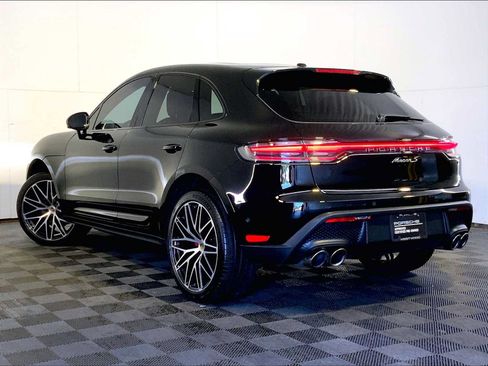 Certified 2022 Porsche Macan S AWD/4WD image 3