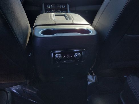 Used 2021 GMC Yukon Denali w/ Denali Premium Package image 16