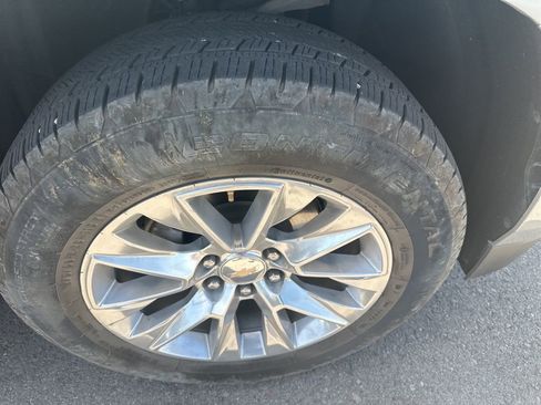 Used 2023 Chevrolet Tahoe Premier AWD/4WD image 17