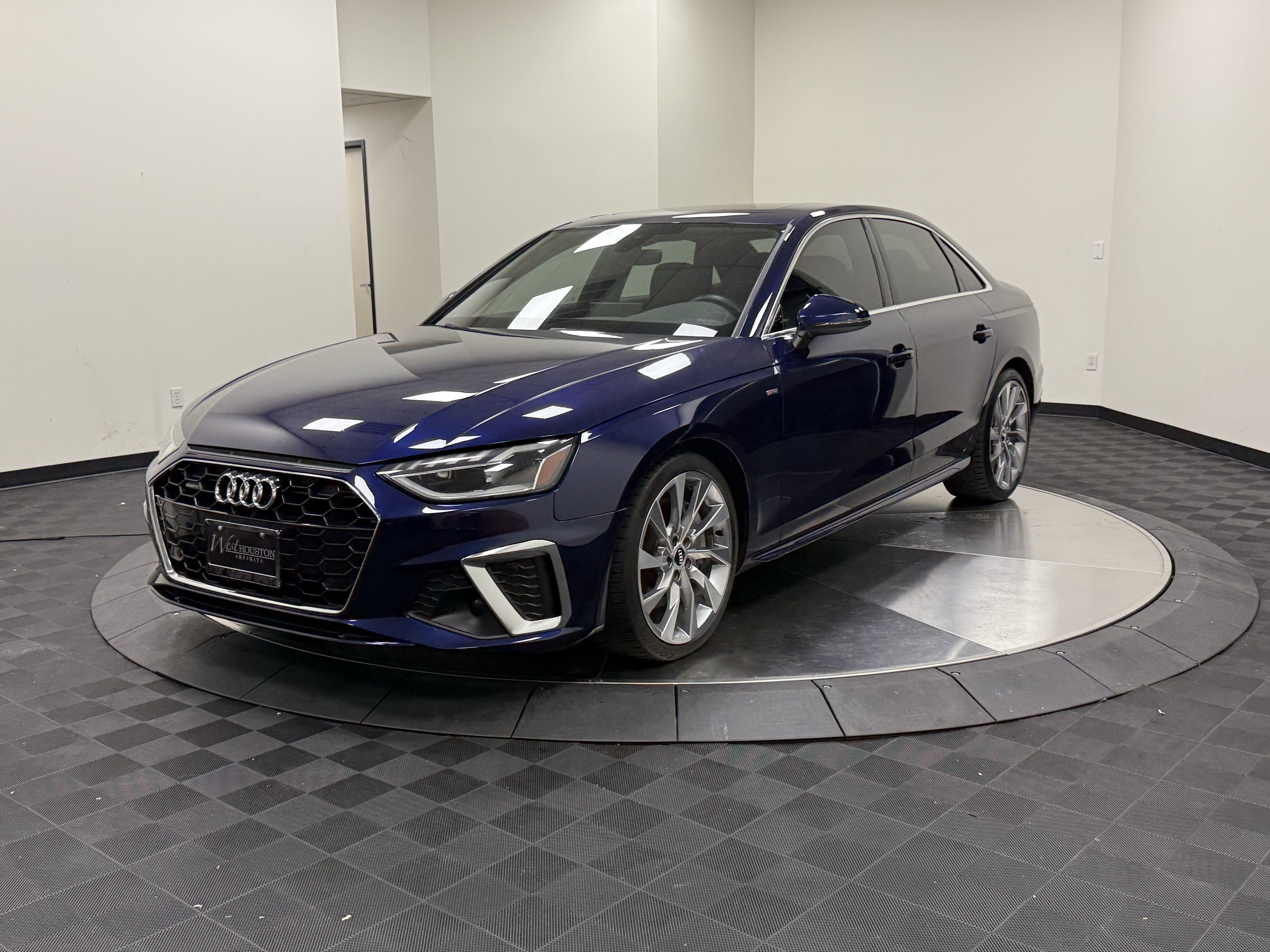 Used 2020 Audi A4 2.0T Premium Plus w/ Premium Plus Package AWD/4WD image 3