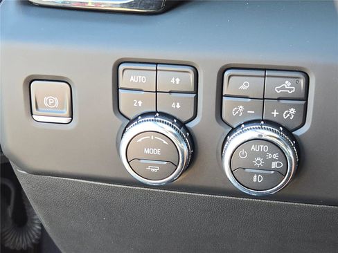 Used 2022 GMC Sierra 1500 AT4 w/ AT4 Preferred Package image 29