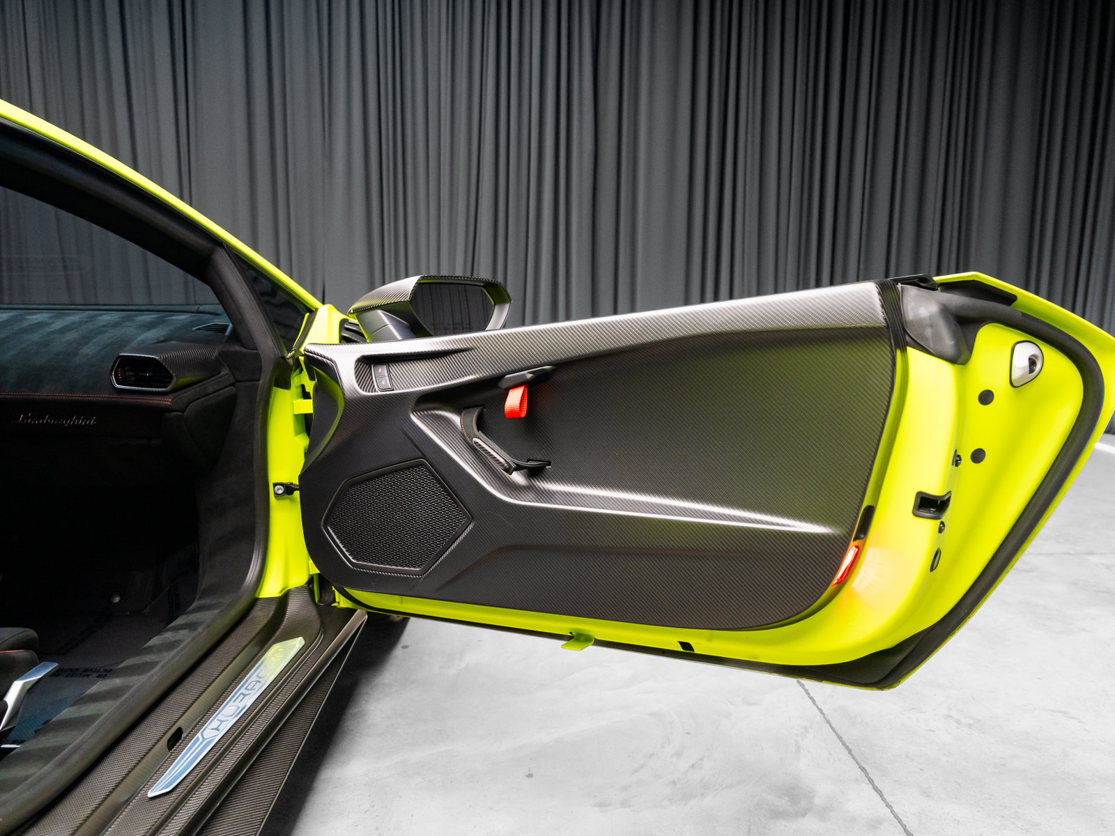 Used 2022 Lamborghini Huracan STO RWD image 77