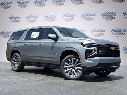 Used 2026 Chevrolet Suburban High Country RWD image 2