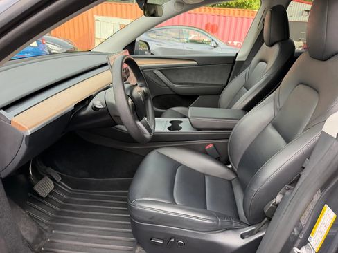 Used 2023 Tesla Model Y AWD image 16