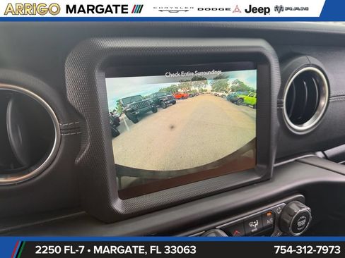 Used 2021 Jeep Wrangler Unlimited Sahara w/ Safety Group AWD/4WD image 26