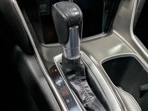 Used 2018 Honda Accord Sport image 7